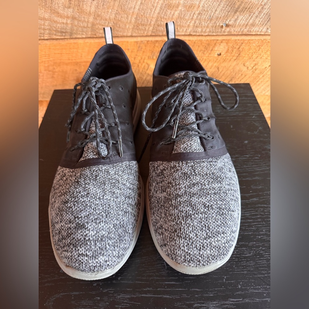 Under Armour Charged 24/7 Low Sneakers Size 14 in EUC